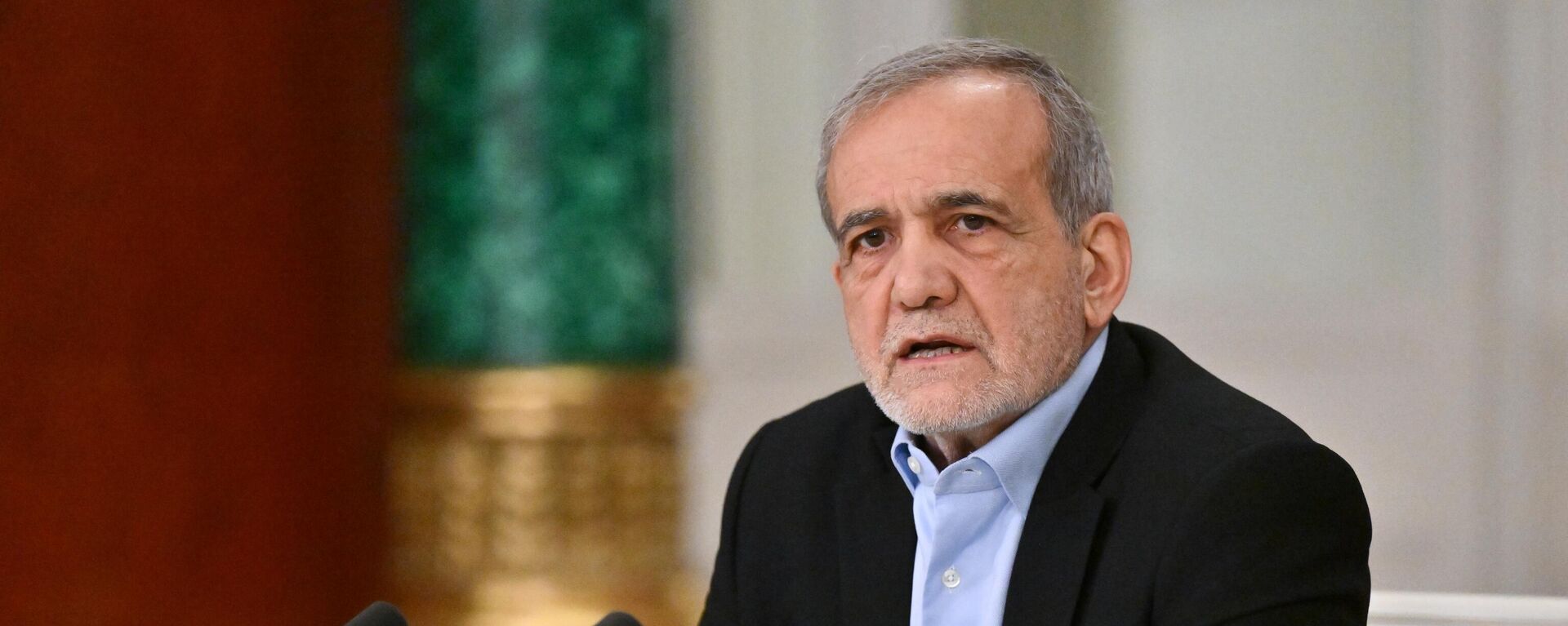 Iranian President Masoud Pezeshkian - Sputnik International, 1920, 16.06.2025