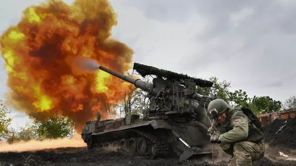 Combat work of the artillery crew of the 2S7M Malka self-propelled gun of the Tsentr Battlegroup of forces in the Krasnoarmeysk region - Sputnik International