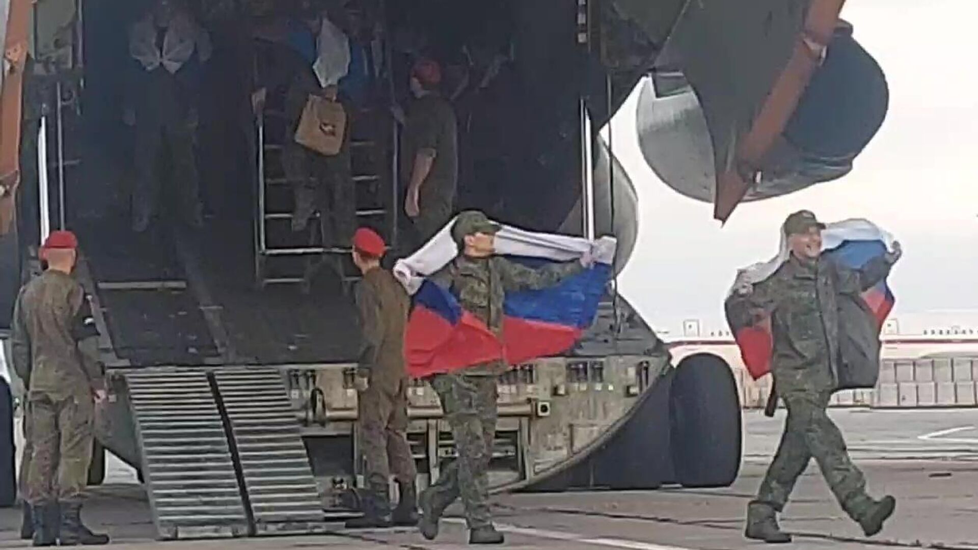 Return of Russian servicemen from Ukrainian captivity - Sputnik International, 1920, 19.06.2025