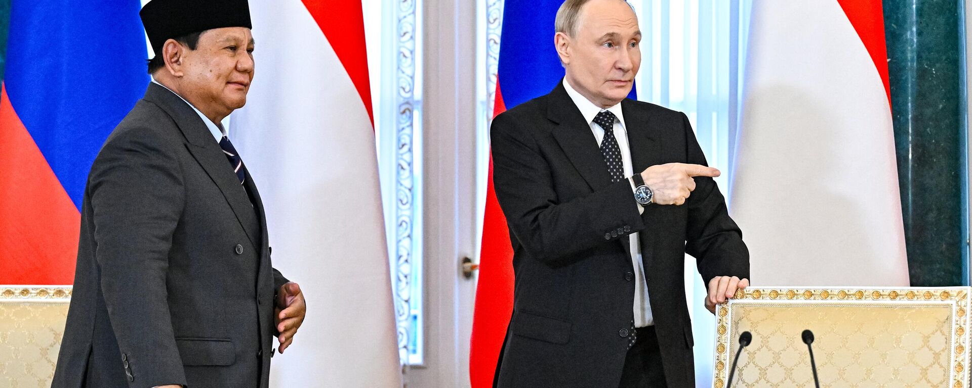 Russian President Vladimir Putin and Indonesian counterpart Prabowo Subianto - Sputnik International, 1920, 19.06.2025