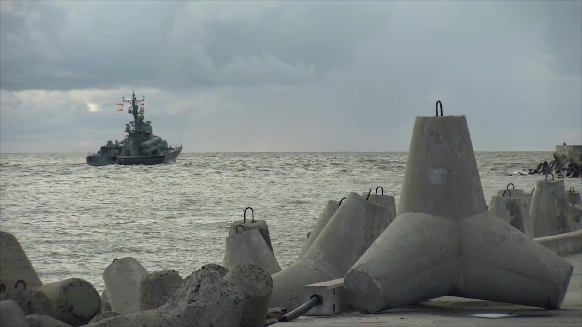 A Russian warship takes part in planned exercises of the Russian Baltic Fleet involving 3,000 military personnel, 20 warships, around 25 aircraft and helicopters, and up to 70 units of military and specialised equipment to defend their bases in the Baltic Sea, Russia.  - Sputnik International, 1920, 20.06.2025