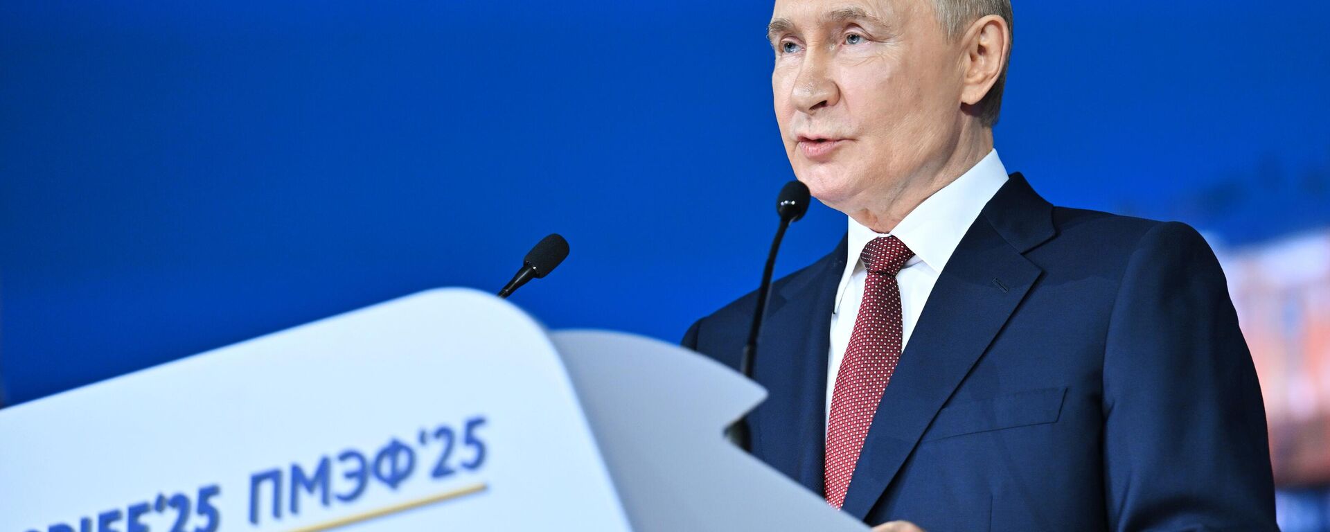 Russian President Vladimir Putin - Sputnik International, 1920, 20.06.2025