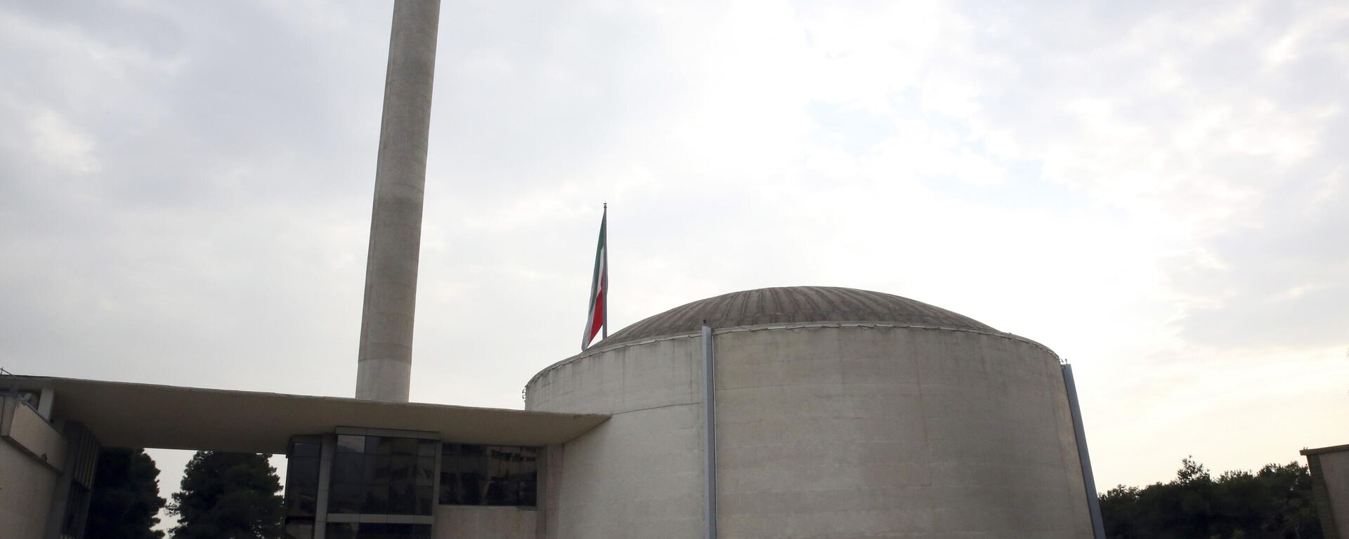 Tehran's nuclear research reactor is seen at the headquarters of the Atomic Energy Organization of Iran, Sept. 1, 2014. - Sputnik International, 1920, 25.06.2025