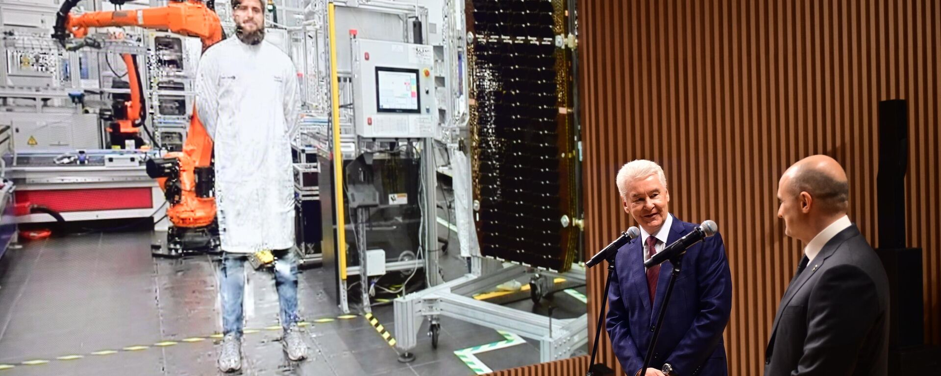 Sobyanin Launches Production of Solar Panels for Spacecraft - Sputnik International, 1920, 23.06.2025