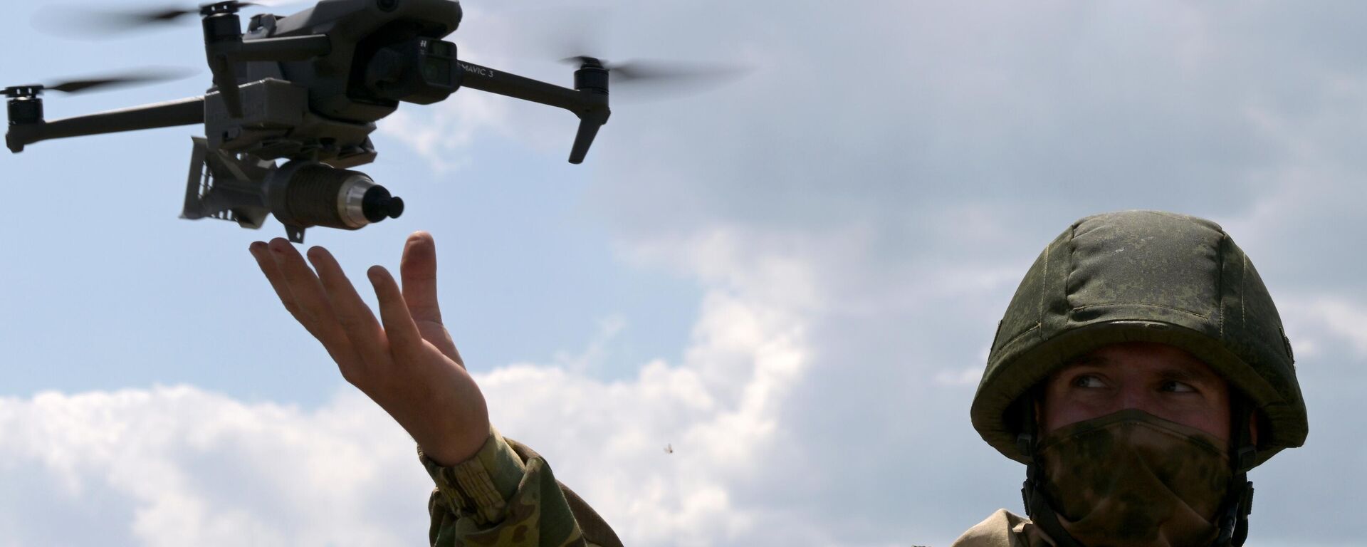 UAV operator in the SMO zone - Sputnik International, 1920, 13.07.2025