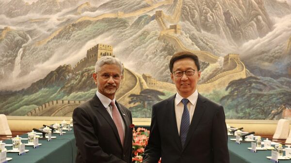 EAM Jaishankar meets with Chinese Vice President Han Zheng in Beijing - Sputnik International