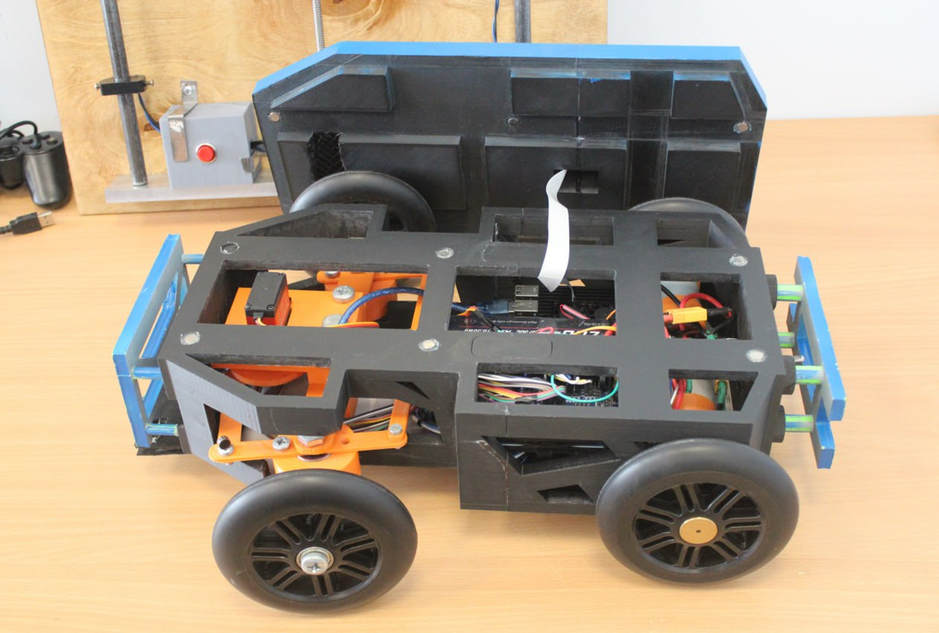 Engineers from the Don State Technical University (DSTU) have developed a personal robot coach for amateur athletes and professional track-and-field athletes. - Sputnik International, 1920, 24.07.2025