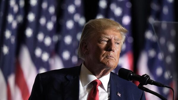 Дональд Трамп выступает во время митинга в Каунсил-Блафс, штат Айова - Sputnik International
