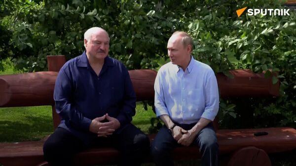 Putin and Lukashenko talk to media - Sputnik International