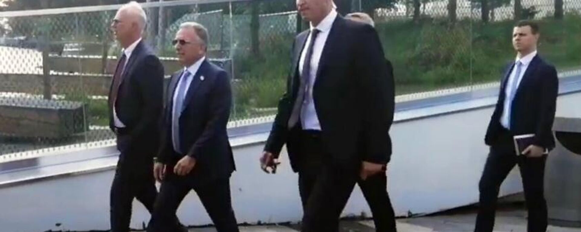 Kirill Dmitriev, CEO of the Russian Direct Investment Fund (RDIF), Special Representative of the President of the Russian Federation for Investment and Economic Cooperation with Foreign Countries, and Steve Witkoff, Special Envoy of US President Donald Trump for the Middle East, in Zaryadye Park. - Sputnik International, 1920, 06.08.2025