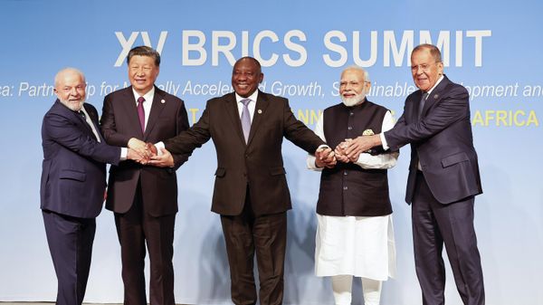 From left, Brazil President Luiz Inacio Lula da Silva, China President Xi Jinping, South African President Cyril Ramaphosa, Prime Minister of India Narendra Modi and Russia's Foreign Minister Sergei Lavrov pose for a BRICS family photo during the 2023 BRICS Summit at the Sandton Convention Centre in Johannesburg, South Africa, Wednesday, Aug. 23, 2023.  - Sputnik International