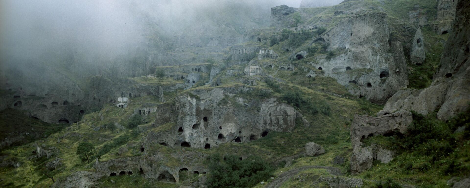The village of Khndzoresk in Zangezur The village of Khndzoresk in Zangezur - Sputnik International, 1920, 07.08.2025