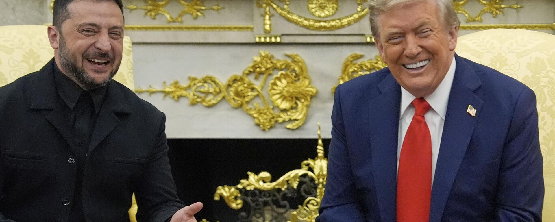 President Donald Trump meets with Ukraine's Volodymyr Zelensky in the Oval Office at the White House, Monday, Aug. 18, 2025, in Washington. - Sputnik International, 1920, 18.08.2025
