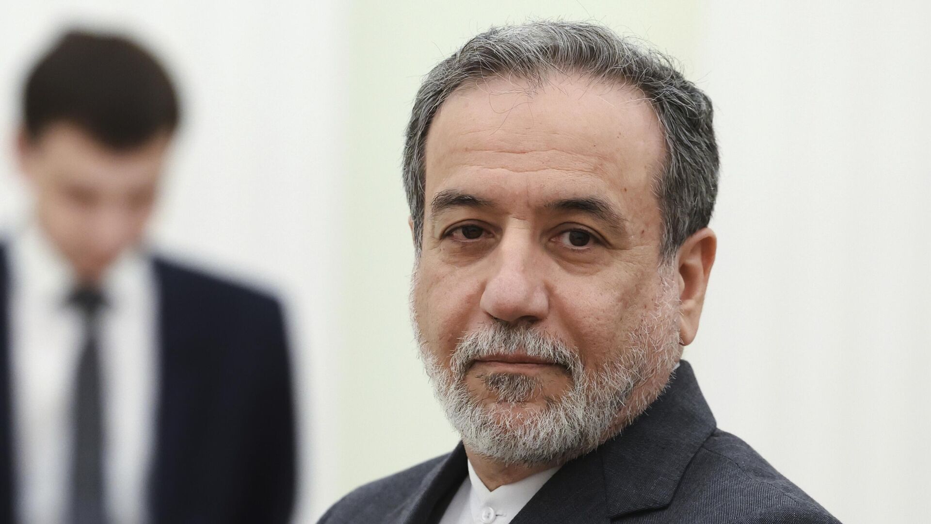 Iranian Foreign Minister Abbas Araghchi stands waiting to meet Russian President Vladimir Putin for the talks at the Kremlin in Moscow, Russia, Monday, June 23, 2025 - Sputnik International, 1920, 01.11.2025