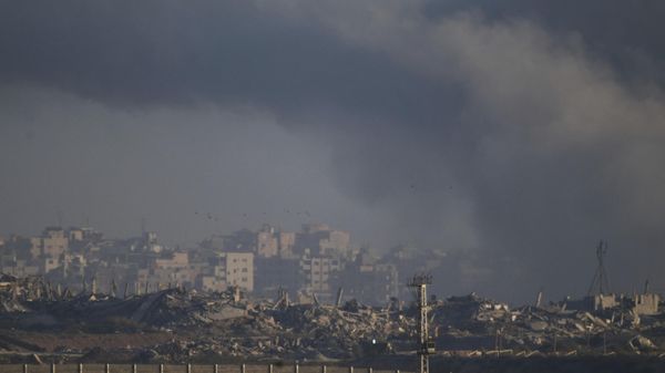 Smoke rises to the sky following an Israeli military strike in the Gaza Strip, as seen from southern Israel, Thursday, Sept. 11, 2025. - Sputnik International