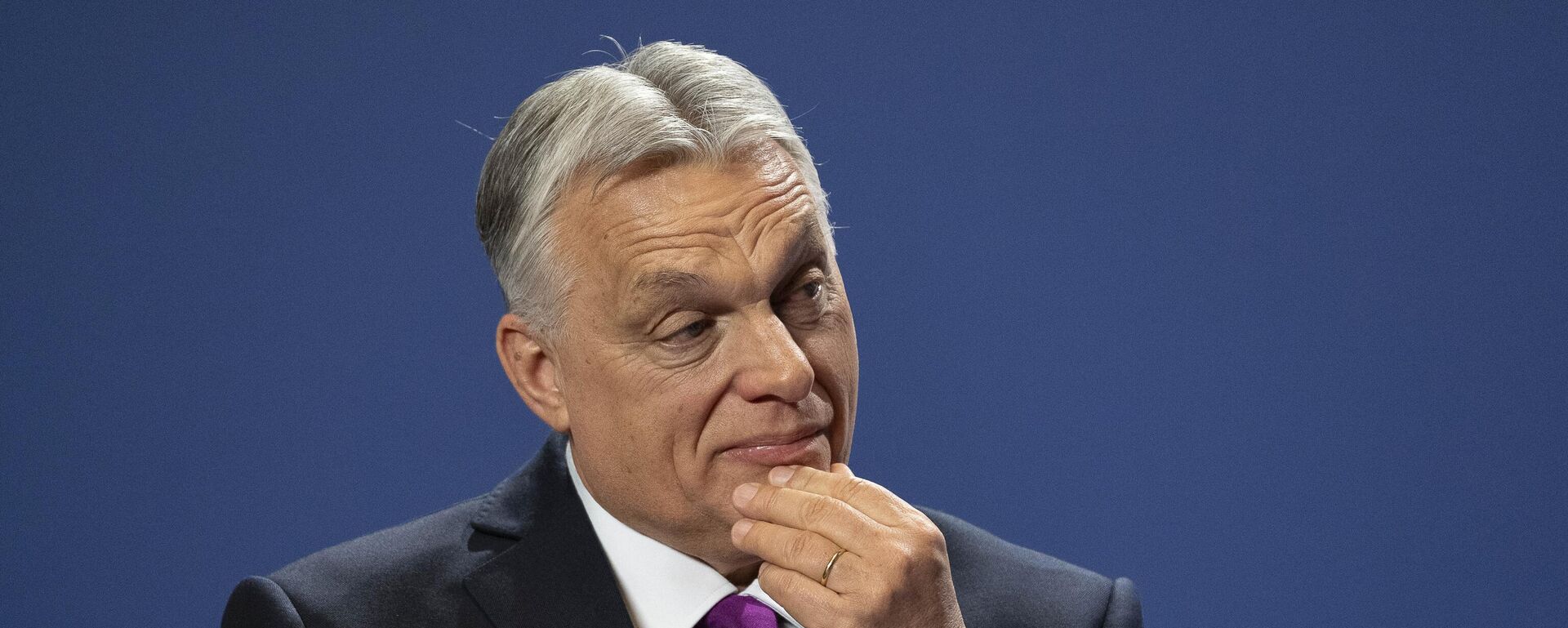 Hungarian Prime Minister Viktor Orban reacts during a press statement at the Carmelite Monastery in the Buda Castle in Budapest, Hungary, Thursday, April 3, 2025.  - Sputnik International, 1920, 29.11.2025