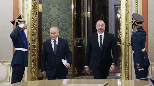 Russian President Vladimir Putin and Azerbaijani President Ilham Aliyev - Sputnik International