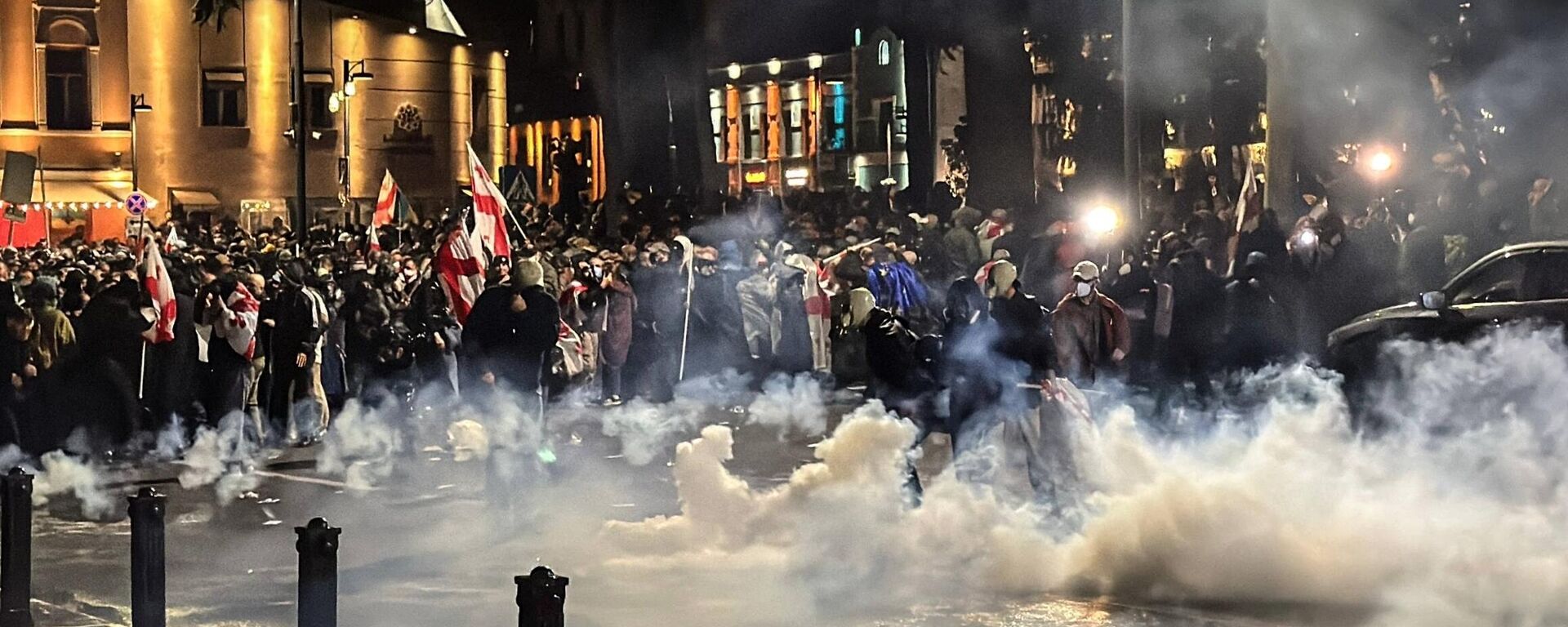 Protesters clash with police in Tbilisi, Georgia. October 4, 2025 - Sputnik International, 1920, 05.10.2025