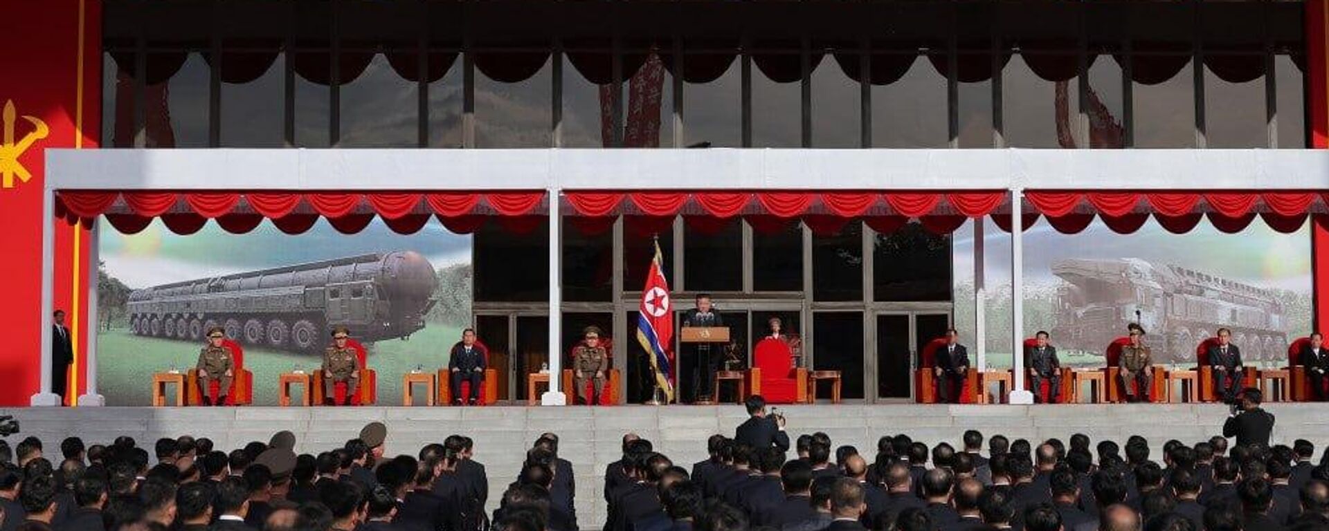 North Korea’s leader Kim Jong-un attends opening of the Military Hardware Exhibition Defiance Development-2025 in Pyongyang. - Sputnik International, 1920, 05.10.2025