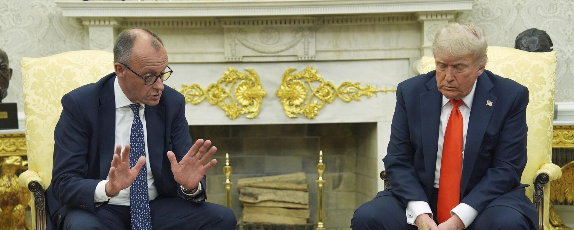 Donald Trump meets Friedrich MErz in the Oval office  - Sputnik International, 1920, 06.10.2025