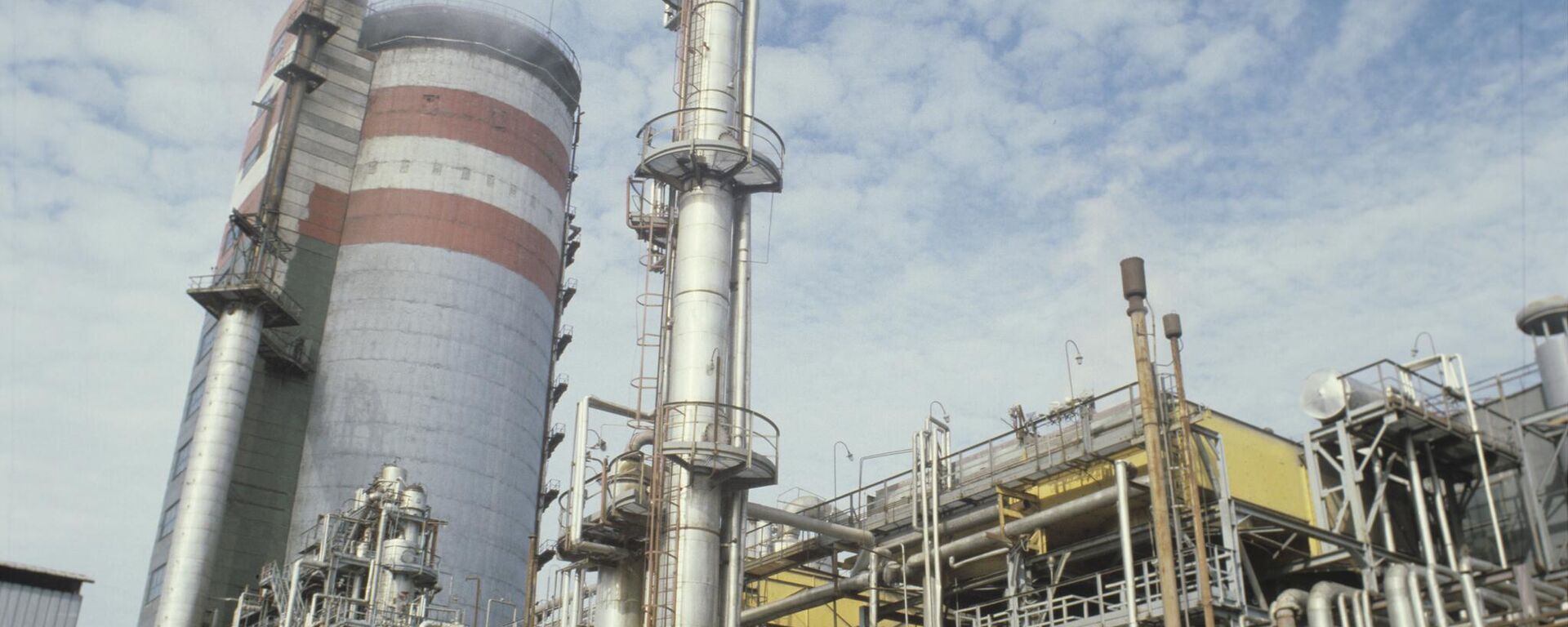 Production Association Azot (JSC Novomoskovsk Joint-Stock Company Azot (NAK AZOT)). Compressor station. - Sputnik International, 1920, 09.10.2025