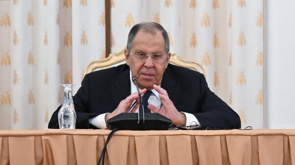 Russian Foreign Minister Lavrov talks to Arab media in Moscow - Sputnik International