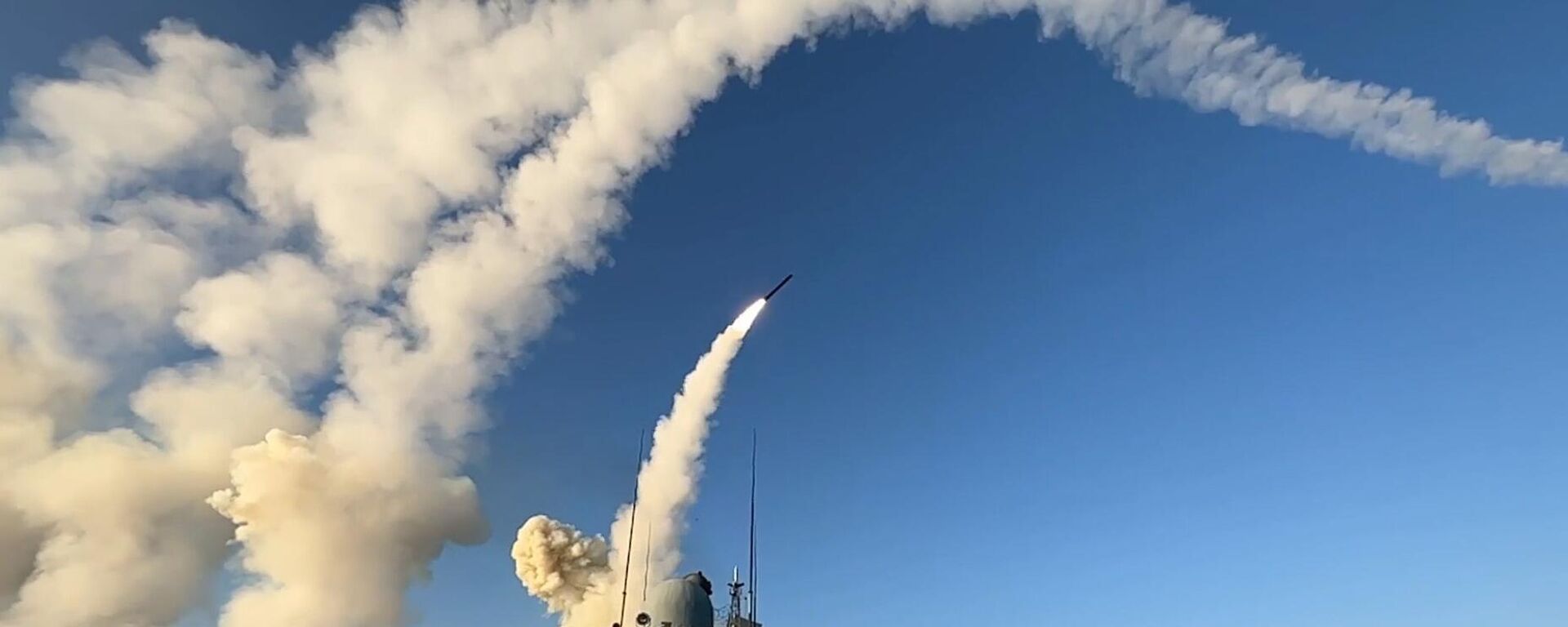 Missile strike on an enemy target. Missile strike on an enemy target. - Sputnik International, 1920, 14.11.2025