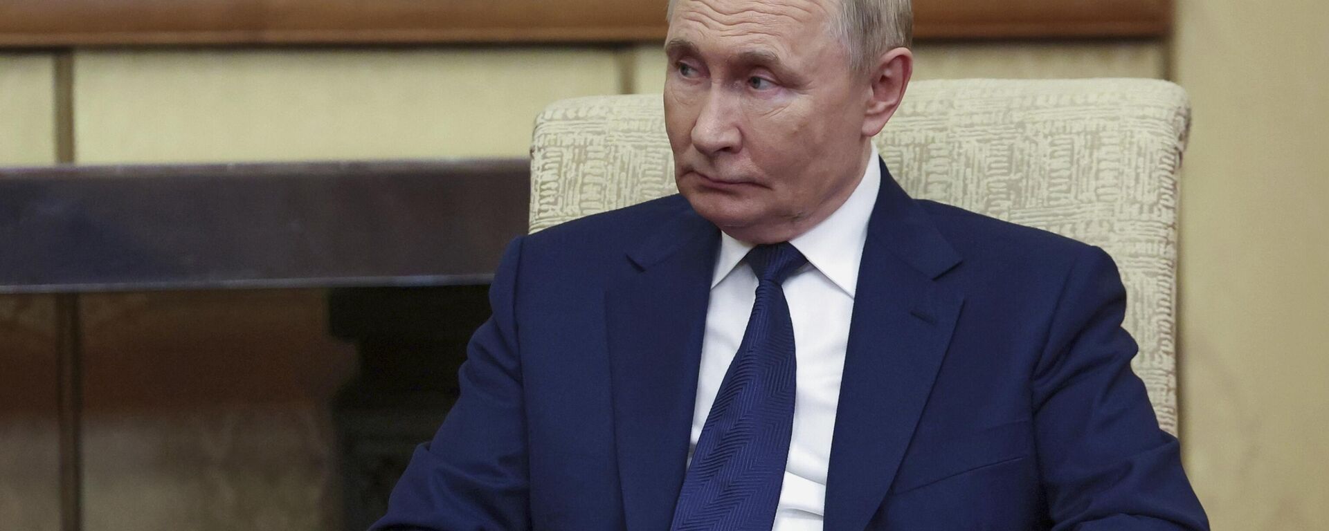 Russian President Vladimir Putin listens to Serbian President Aleksandar Vucic during their meeting at Diaoyutai State Guesthouse in Beijing, China, Tuesday, Sept. 2, 2025 - Sputnik International, 1920, 21.11.2025