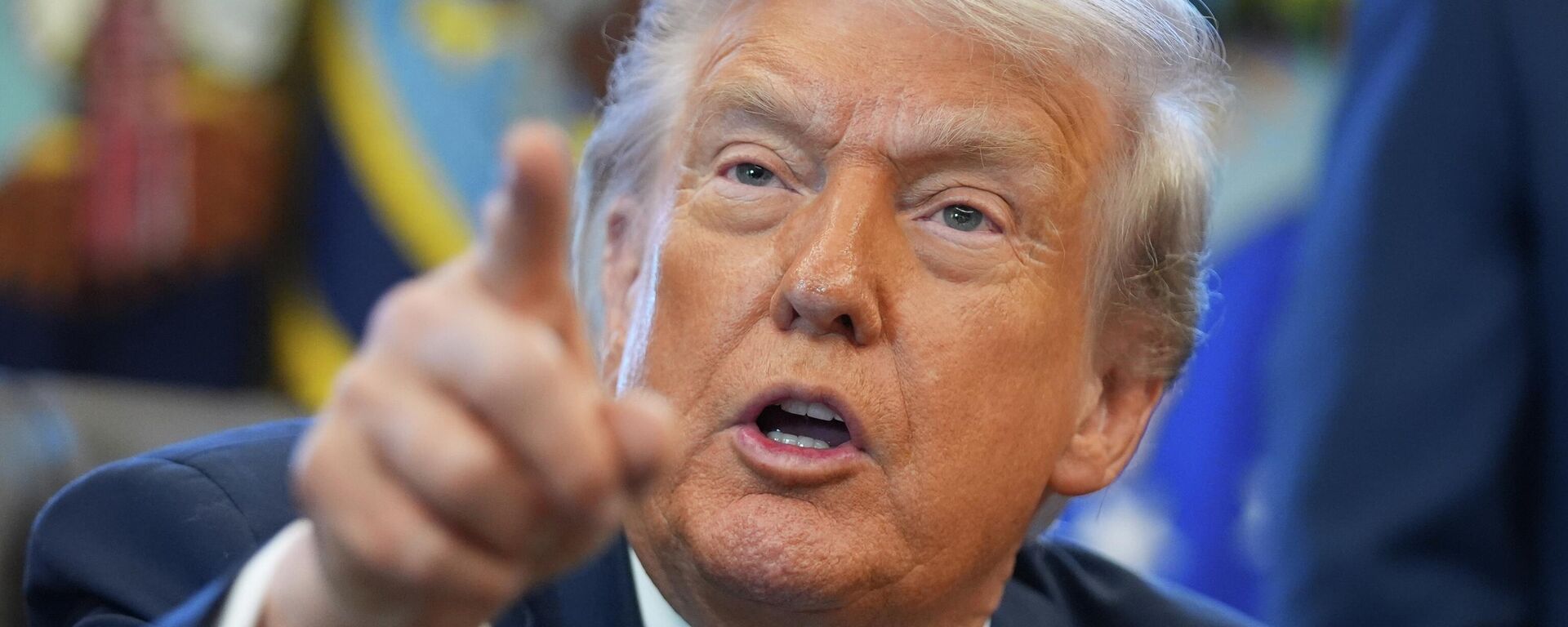 President Donald Trump answers questions from reporters during a meeting with the White House task force on the 2026 FIFA World Cup in the Oval Office of the White House, Monday, Nov. 17, 2025, in Washington - Sputnik International, 1920, 04.01.2026