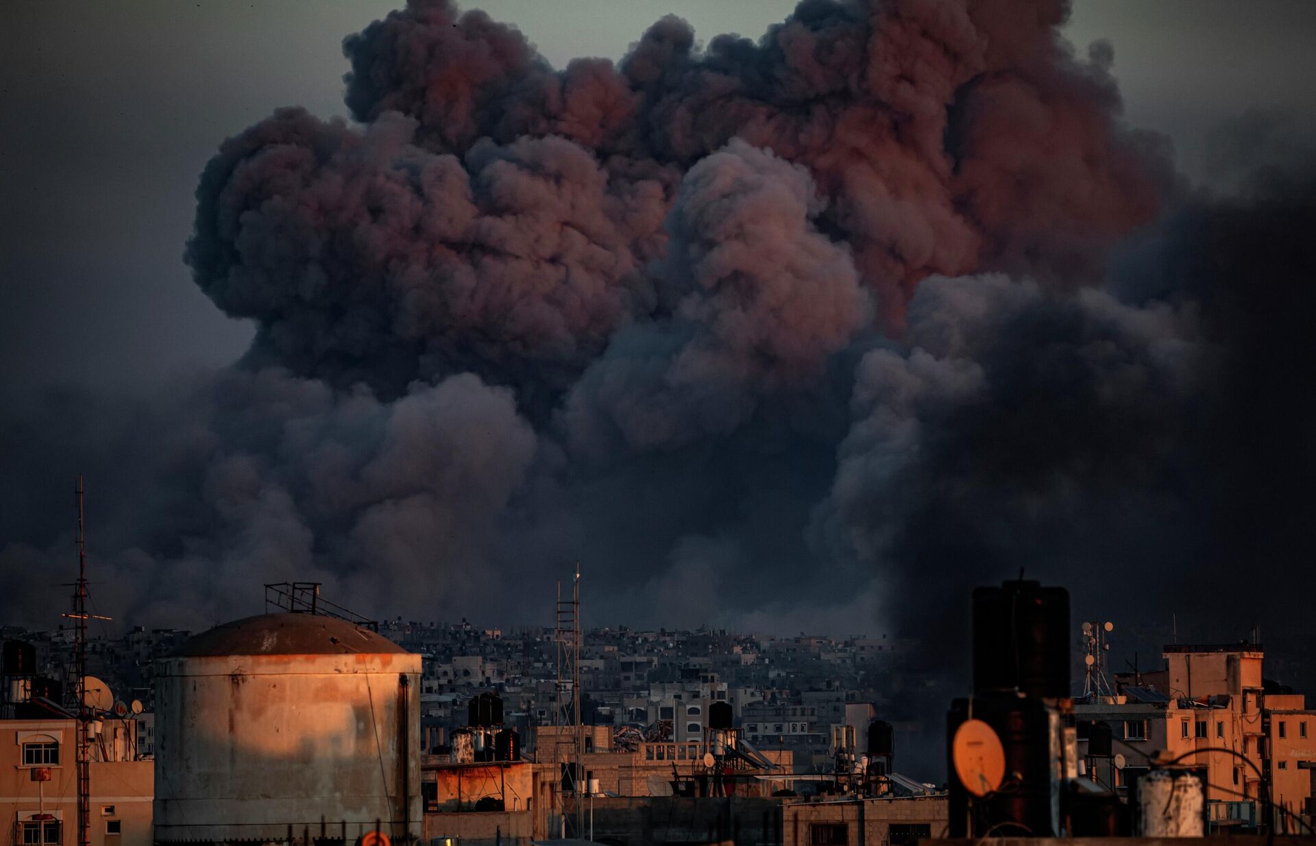 Gaza, Echoes of Genocide Gaza, Echoes of Genocide - Sputnik International, 1920, 18.11.2025