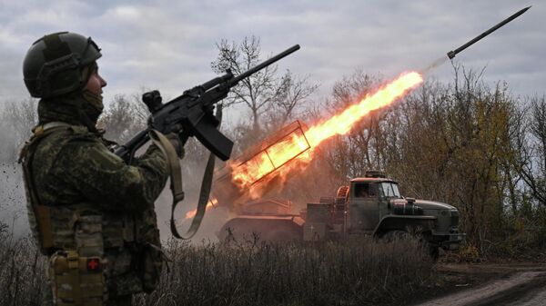 Combat operations of the Grad MLRS of the Tsebtr Battlegroup - Sputnik International