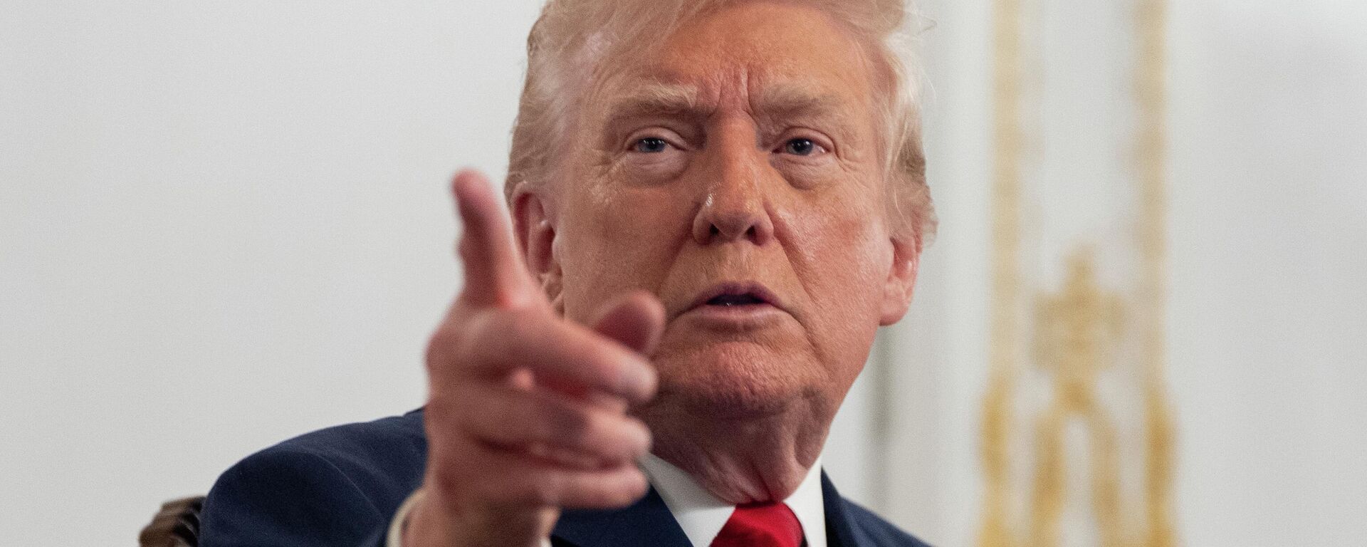 President Donald Trump speaks to reporters after speaking to troops via video from his Mar-a-Lago estate on Thanksgiving, Thursday, Nov. 27, 2025, in Palm Beach, Fla - Sputnik International, 1920, 13.12.2025