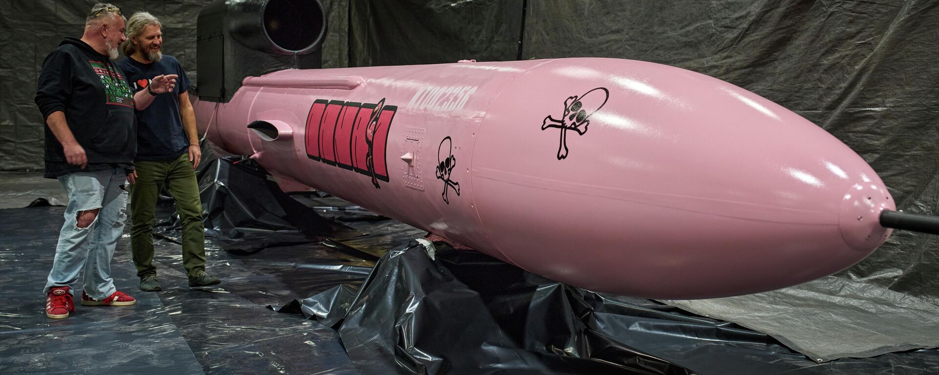 Flamingo cruise missile, paid for by a Czech crowdfunding campaign, at the Fire Point factory at an undisclosed location in Ukraine.  - Sputnik International, 1920, 30.11.2025