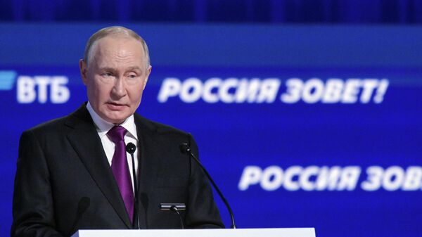 President Vladimir Putin takes part in VTB’s investment forum “Russia Calling!” - Sputnik International
