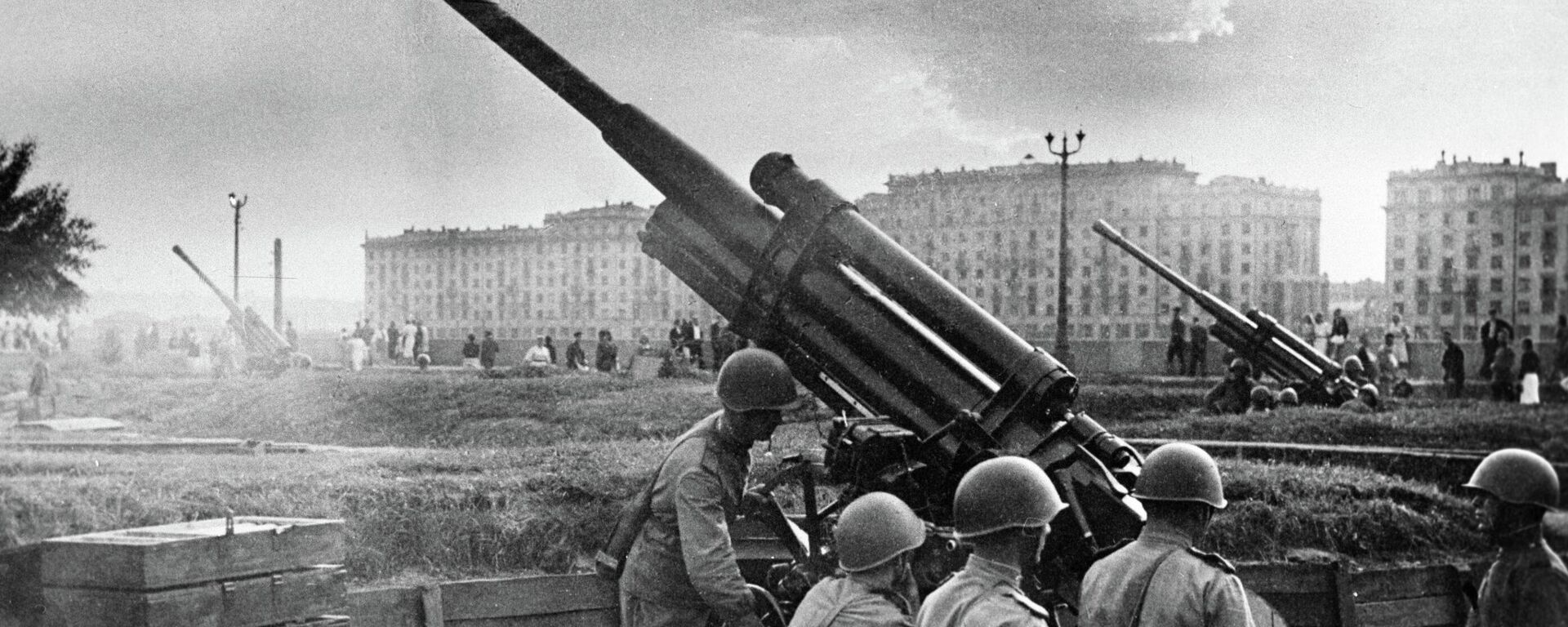 Red Army troops are seen being on alert during Battle of Moscow. File photo - Sputnik International, 1920, 05.12.2025