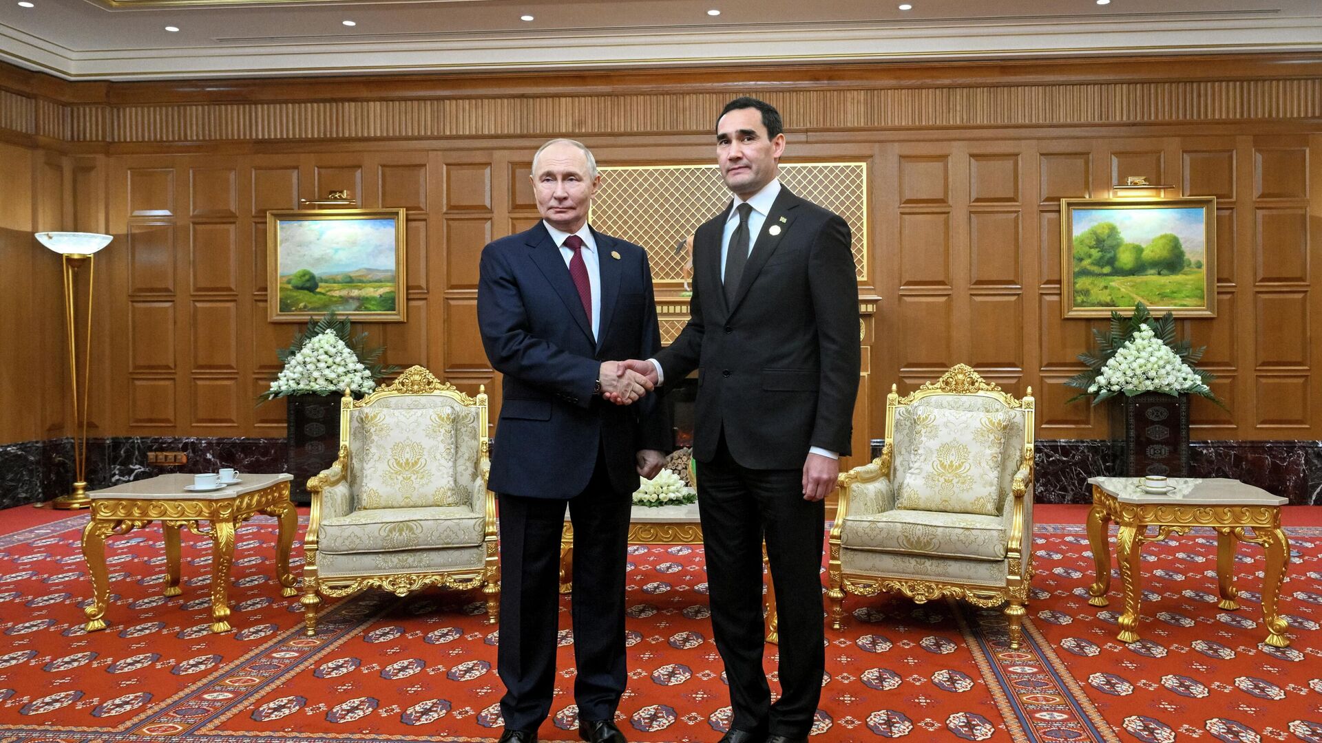Russian President Vladimir Putin and Turkmen President Serdar Berdimuhamedov - Sputnik International, 1920, 12.12.2025