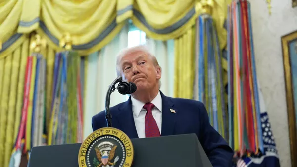 President Donald Trump speaks during a Mexican Border Defense Medal presentation in the Oval Office of the White House, Monday, Dec. 15, 2025, in Washington - Sputnik International
