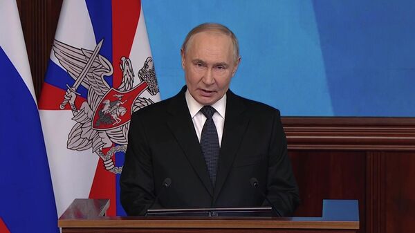 Russian President Vladimir Putin during the meeting of the Russian Defense Ministry Board, December 17, 2025 - Sputnik International