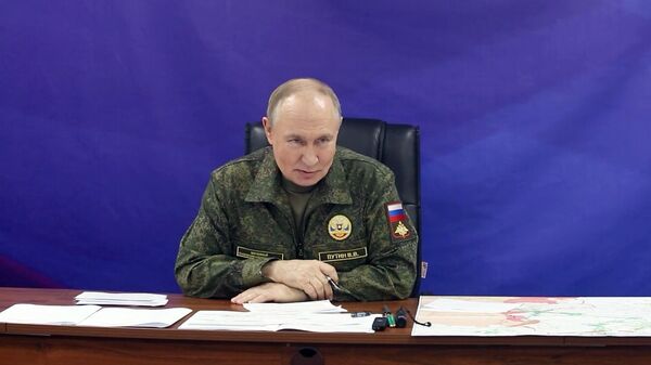 President Vladimir Putin during a meeting at the command post of the Joint Group of Forces - Sputnik International