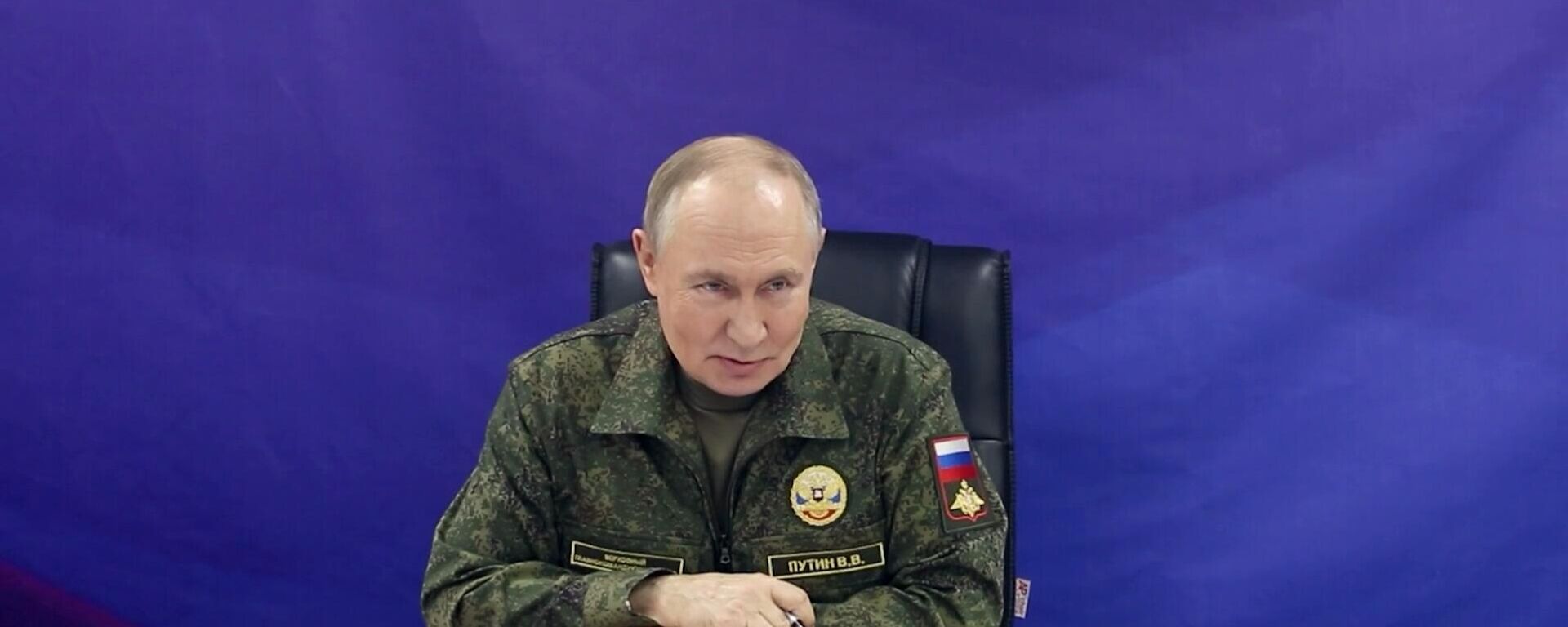 President Vladimir Putin during a meeting at the command post of the Joint Group of Forces - Sputnik International, 1920, 27.12.2025