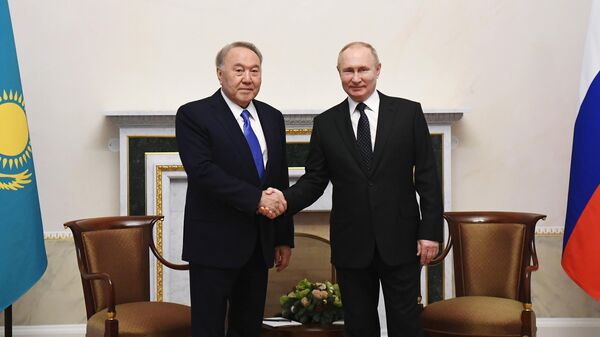 Putin Meets Kazakhstan's First President Nazarbayev - Kremlin - Sputnik International