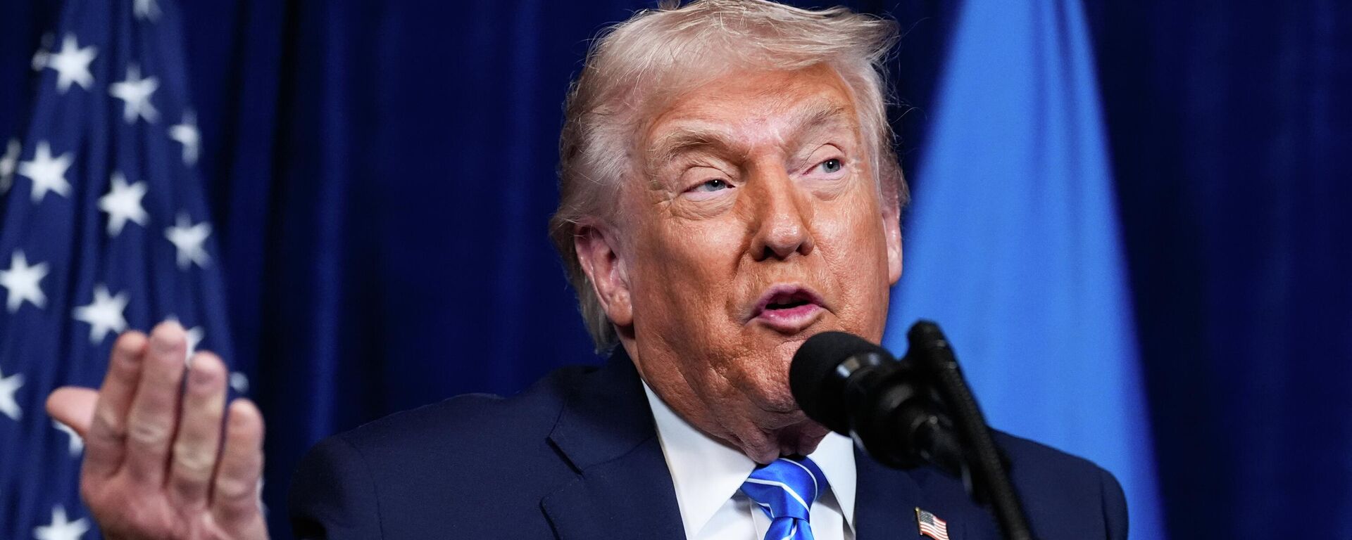 President Donald Trump speaks during a joint news conference with Ukraine's Zelensky - Sputnik International, 1920, 21.01.2026