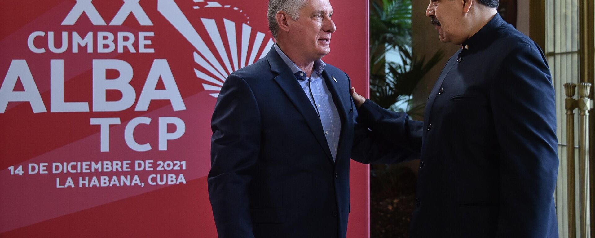 Cuban President Miguel Diaz-Canel, left, greets Venezuelan President Nicolas Maduro during the ALBA Summit at the Palace of the Revolution in Havana, Cuba, Tuesday, Dec. 14, 2021. - Sputnik International, 1920, 04.01.2026