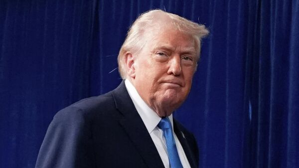 President Donald Trump arrives to speak at his Mar-a-Lago club, Saturday, Jan. 3, 2026, in Palm Beach, Fla - Sputnik International