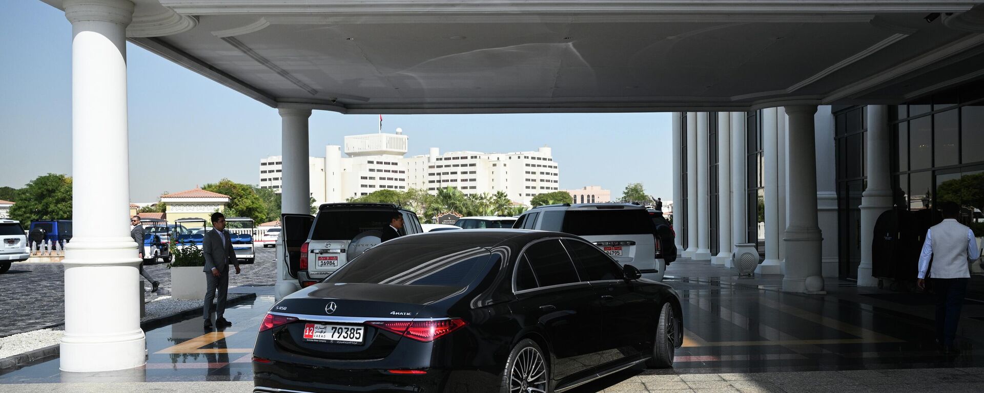 Members of the Russian delegation leave a hotel for the talks between the United States, Russia and Ukraine in Abu Dhabi, United Arab Emirates. - Sputnik International, 1920, 28.01.2026