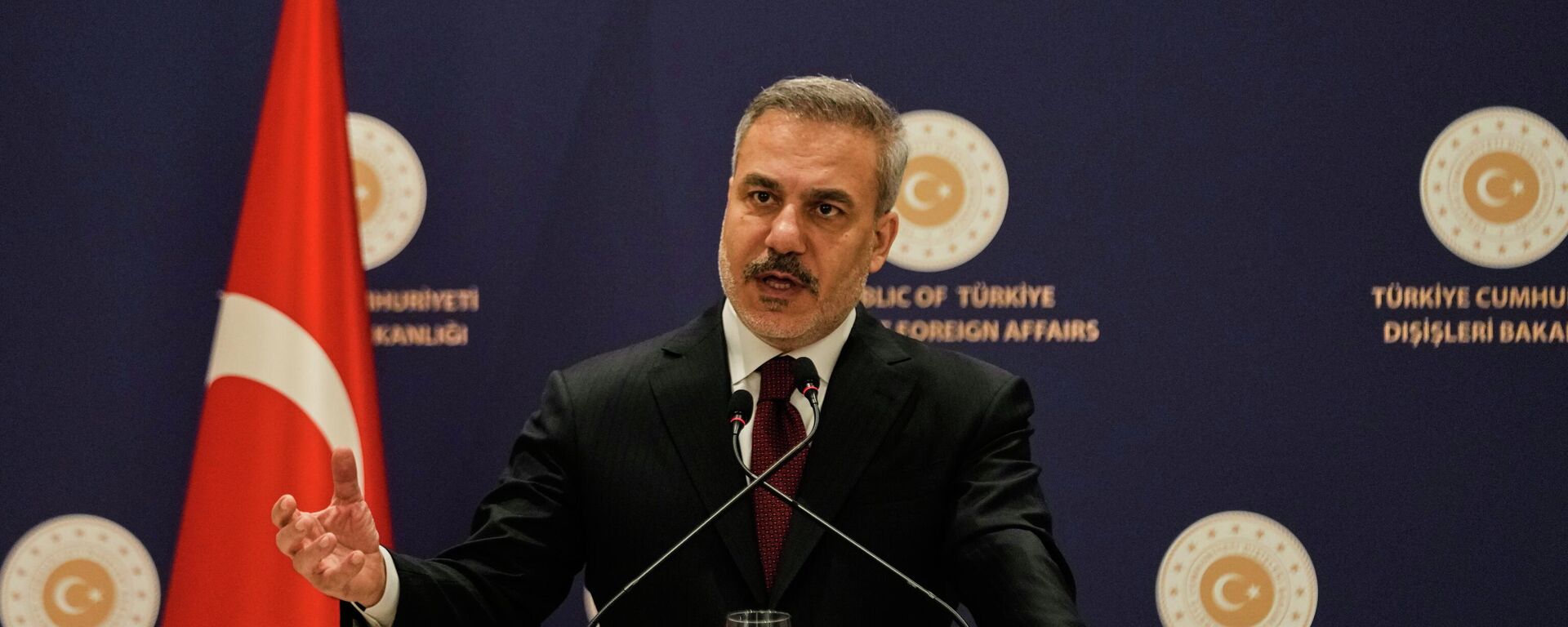 Turkiye's Foreign Minister Hakan Fidan answers questions from reporters during a news conference in Istanbul, Turkiye, Thursday, Jan. 15, 2026 - Sputnik International, 1920, 29.04.2026
