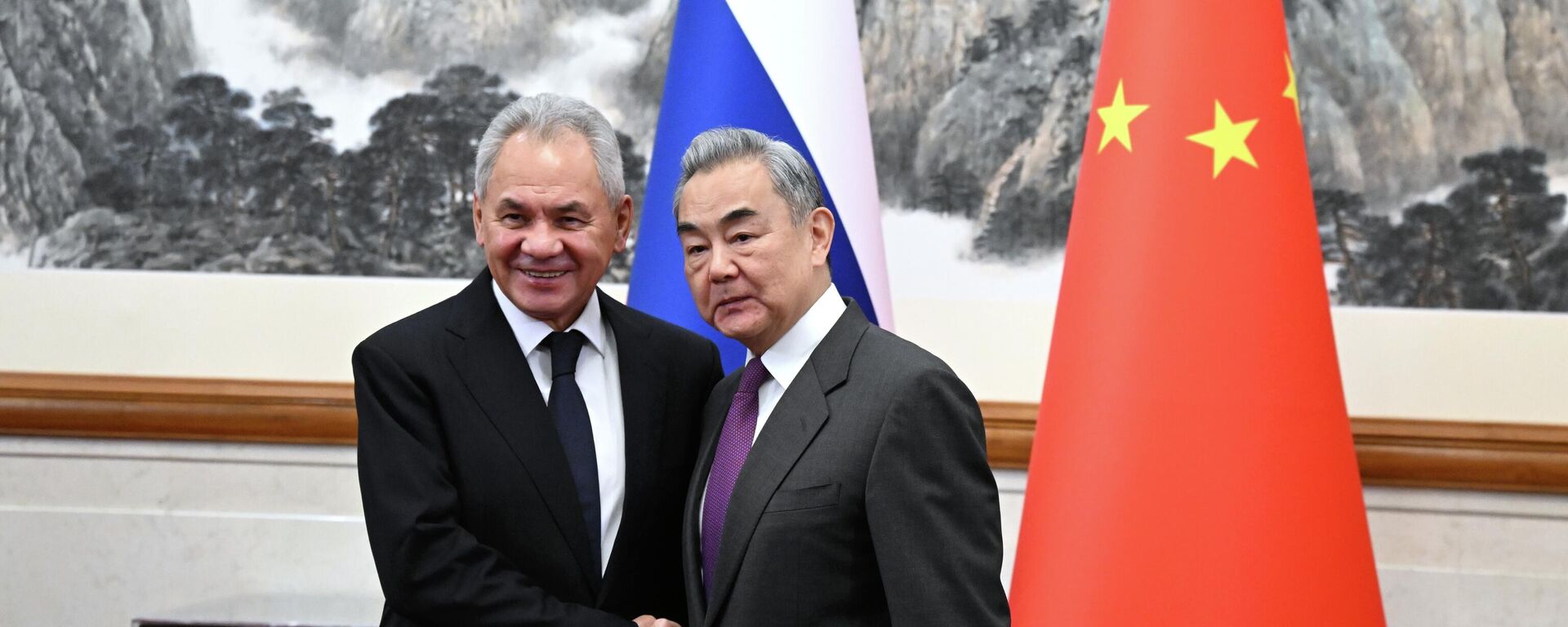 Russia's Shoigu & China's Wang Yi hold talks in Beijing, February 1, 2026 - Sputnik International, 1920, 01.02.2026