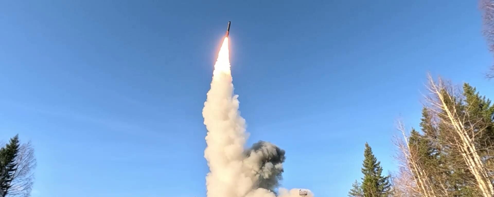 The launch of a Yars intercontinental ballistic missile during a training exercise of strategic nuclear forces involving their ground, sea, and air components. - Sputnik International, 1920, 16.08.2026