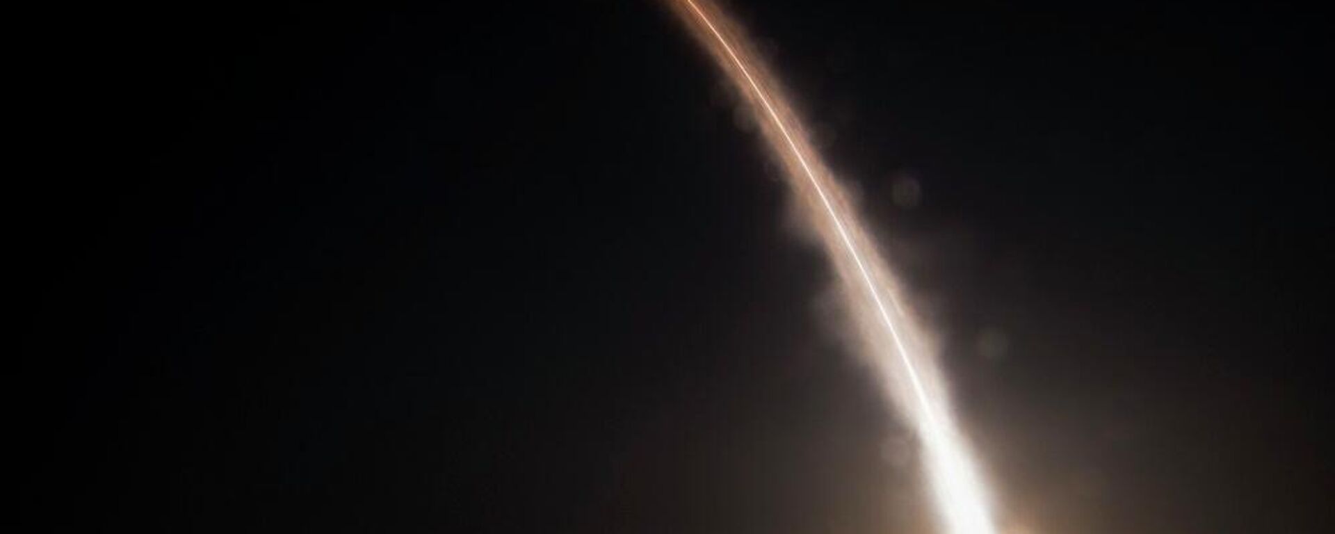 An unarmed Minuteman III intercontinental ballistic missile launches during an operational test on Wednesday, May 1, 2019, at Vandenberg Air Force Base, Calif - Sputnik International, 1920, 04.02.2026