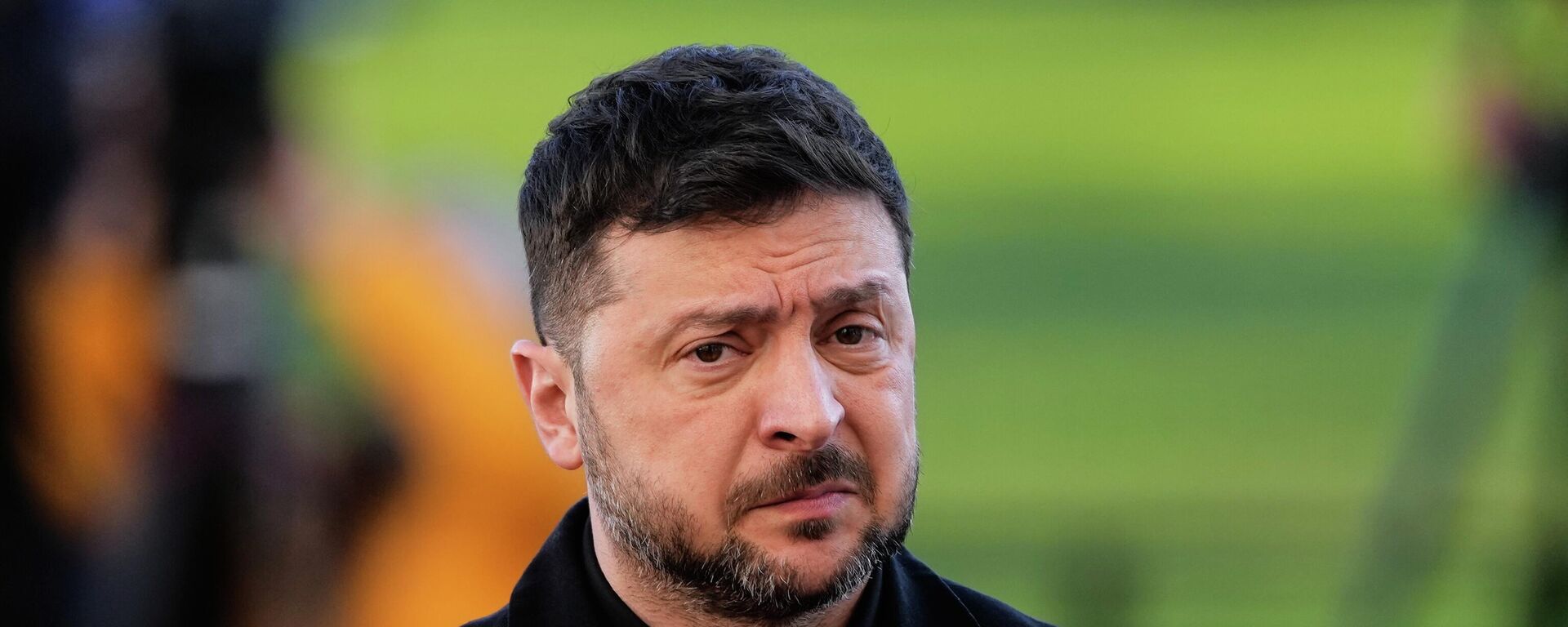 Volodymyr Zelensky arrives at the Bellevue Palace for talks with German President Frank-Walter Steinmeier in Berlin, Germany, Monday, Dec. 15, 2025. - Sputnik International, 1920, 23.02.2026